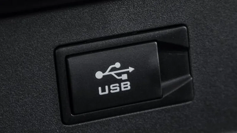 USB порт – спереди